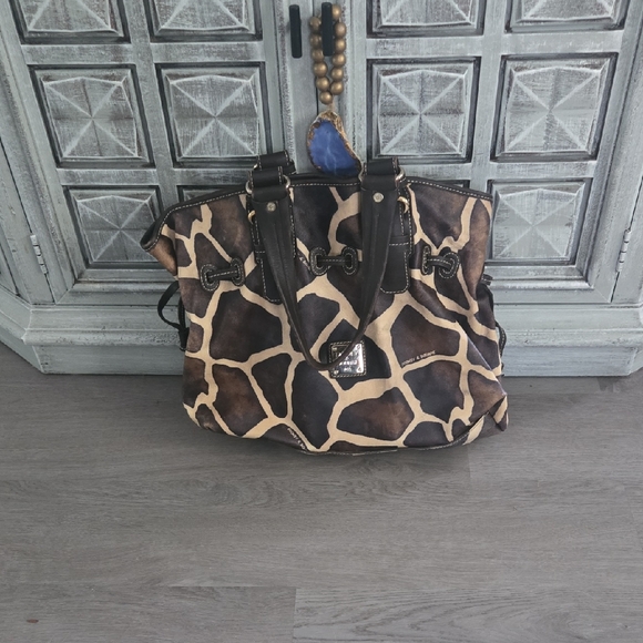 Dooney & Bourke Giraffe Print Tote Bag - Picture 1 of 4